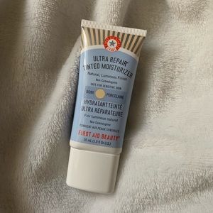 First Aid Beauty Tinted Moisturizer - Bone